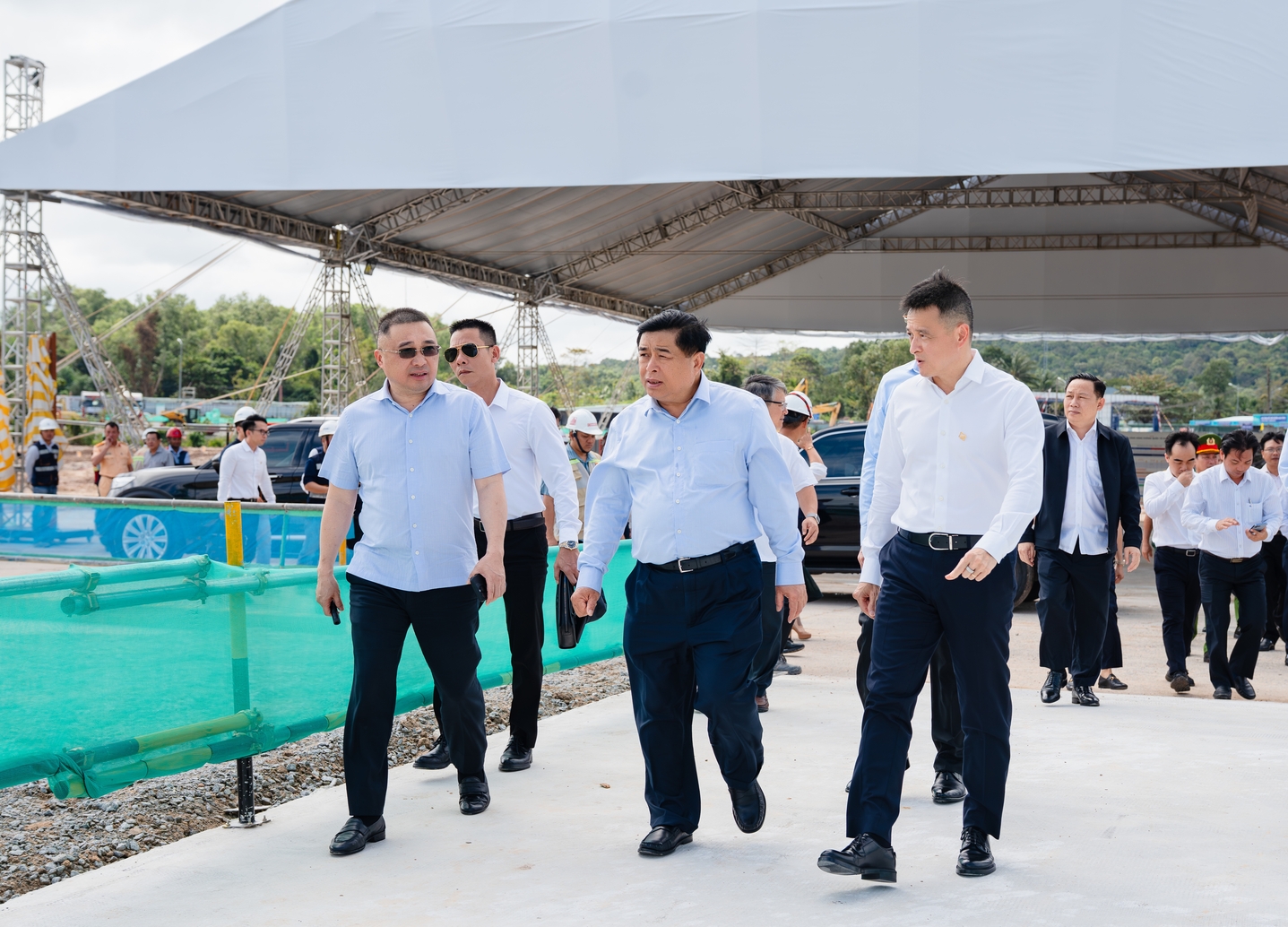 Phó Thủ tướng Chính Phủ Nguyễn Chí Dũng khảo sát tiến độ dự án ngày 19/11.