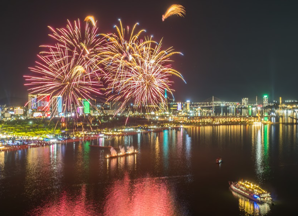 Bãi Cháy nay sôi động suốt bốn mùa với chuỗi lễ hội, phố đêm, sự kiện pháo hoa và quảng trường náo nhiệt